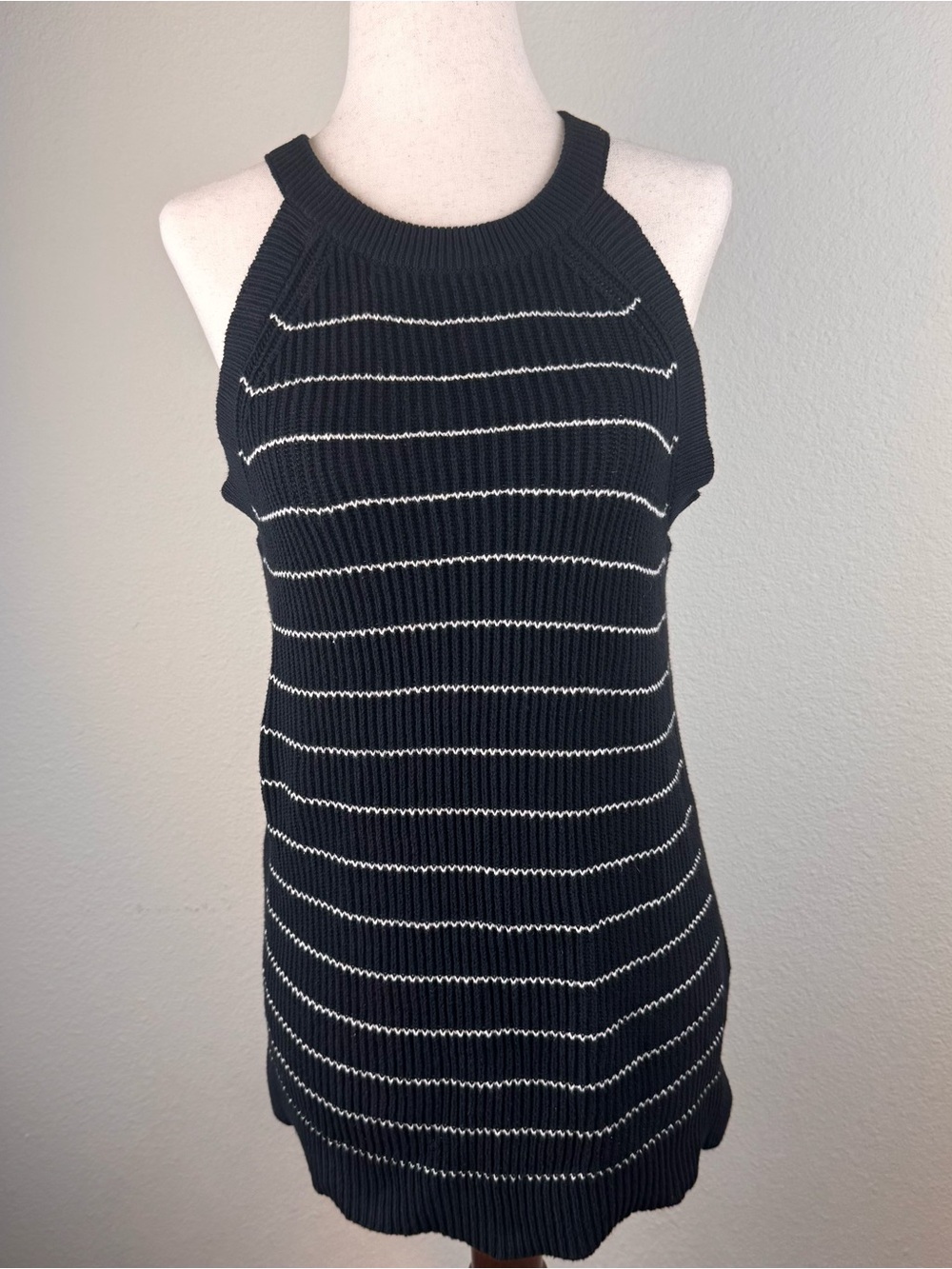 Old Navy Women’s M Black White Striped Ribbed Cotton Sleeveless Sweater Tunic